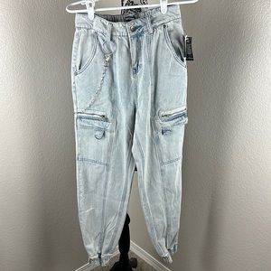 NWT HOT TOPIC Grunge Light Wash High Waist Jeans Chain